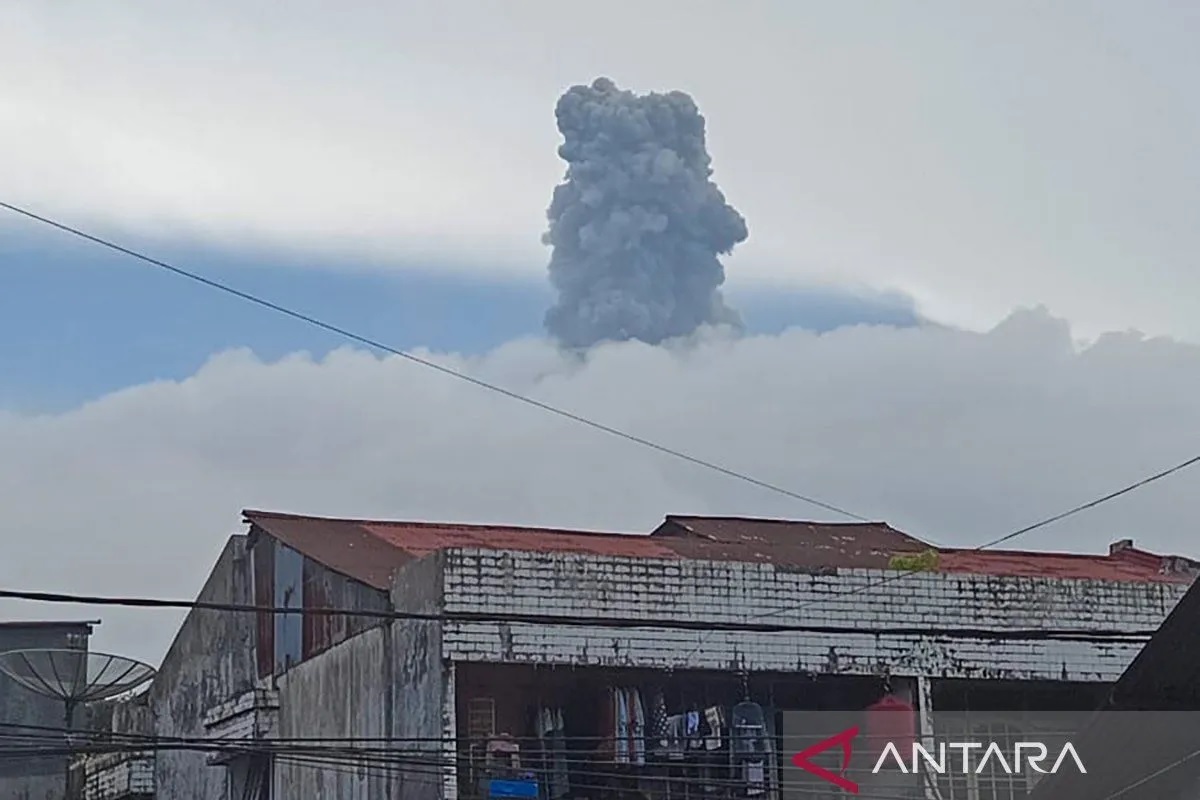 Gunung Marapi Meletus Lagi, Warga Diimbau Patuhi Larangan Pihak Berwenang 