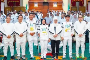 Berprestasi, Gubernur Khofifah Beri Bonus Rp1,845 Miliar untuk Atlet dan Pelatih Paralimpik Jatim