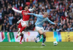 Liga Inggris: Perebutan Gelar Memanas, Manchester City dan Arsenal Hadapi Laga Penentuan