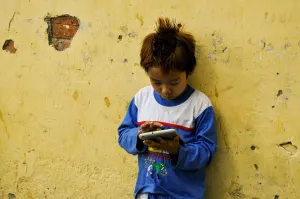 Menkomdigi Soroti Regulasi 'AI' dan Perlindungan Anak di Layanan Digital    