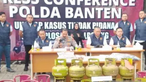 Polda Banten Ungkap Kasus Pengoplosan LPG Subsidi di Lebak