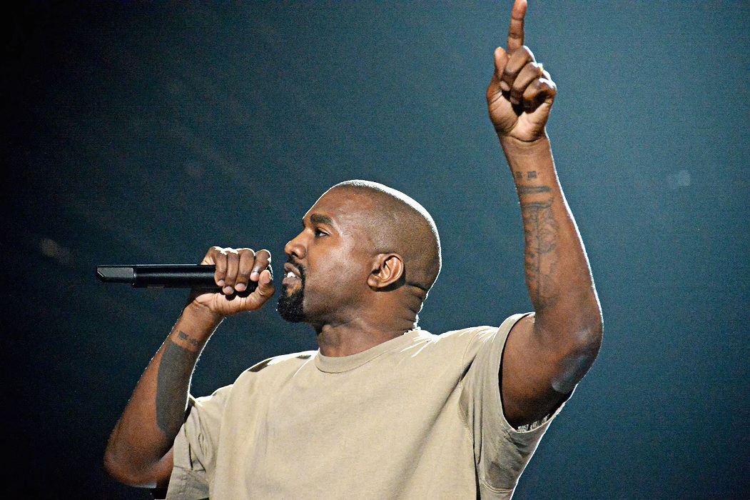 Dilarang Prancis, Kanye West Tunda Konser di Marseille 