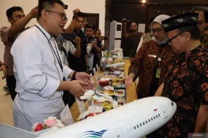 Garuda Indonesia Siapkan Menu Rendang untuk CJH Embarkasi Padang