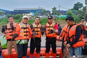 Jaga Ekosistem Sungai, Pemkot Jakarta Timur Tangkapi Ikan Sapu-sapu