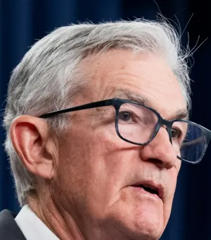 Trump Ancam Pecat Ketua The Fed