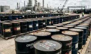 Harga Minyak Mentah Anjlok Setelah Iran Umumkan Selat Hormuz 'Terbuka' Selama Gencatan Senjata