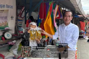Jaga Kestabilan Harga, Bulog Bukittinggi Distribusikan Minyak Goreng ke Sejumlah Pasar