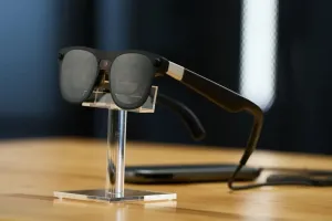Google Gandeng Gucci dan EssilorLuxottica Ciptakan Kacamata Pintar Android XR 