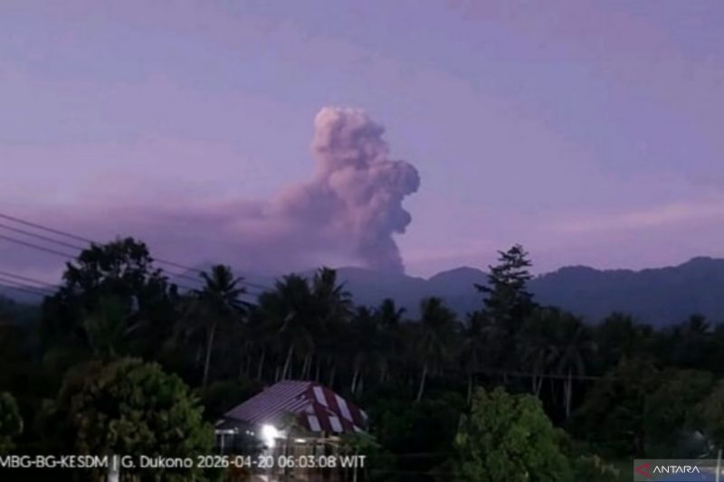 Gunung Dukono Meletus, Embuskan Abu Vulkanik Setinggi 1,4 Kilometer