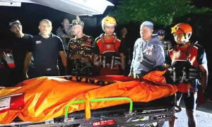 Tim SAR Evakuasi Jenazah Tanpa Identitas di Pantai Savaya