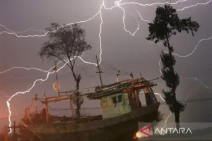BMKG Prakirakan Hujan Petir Bakal Guyur Sejumlah Kota Besar di Indonesia Hari Ini