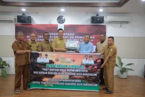 Minyak Kayu Putih dari Pulau Buru untuk Korban Bencana Aceh