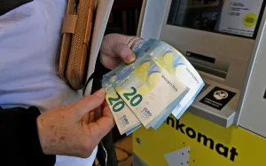 Prancis Rugi 6 Miliar Euro Dampak Krisis Timur Tengah