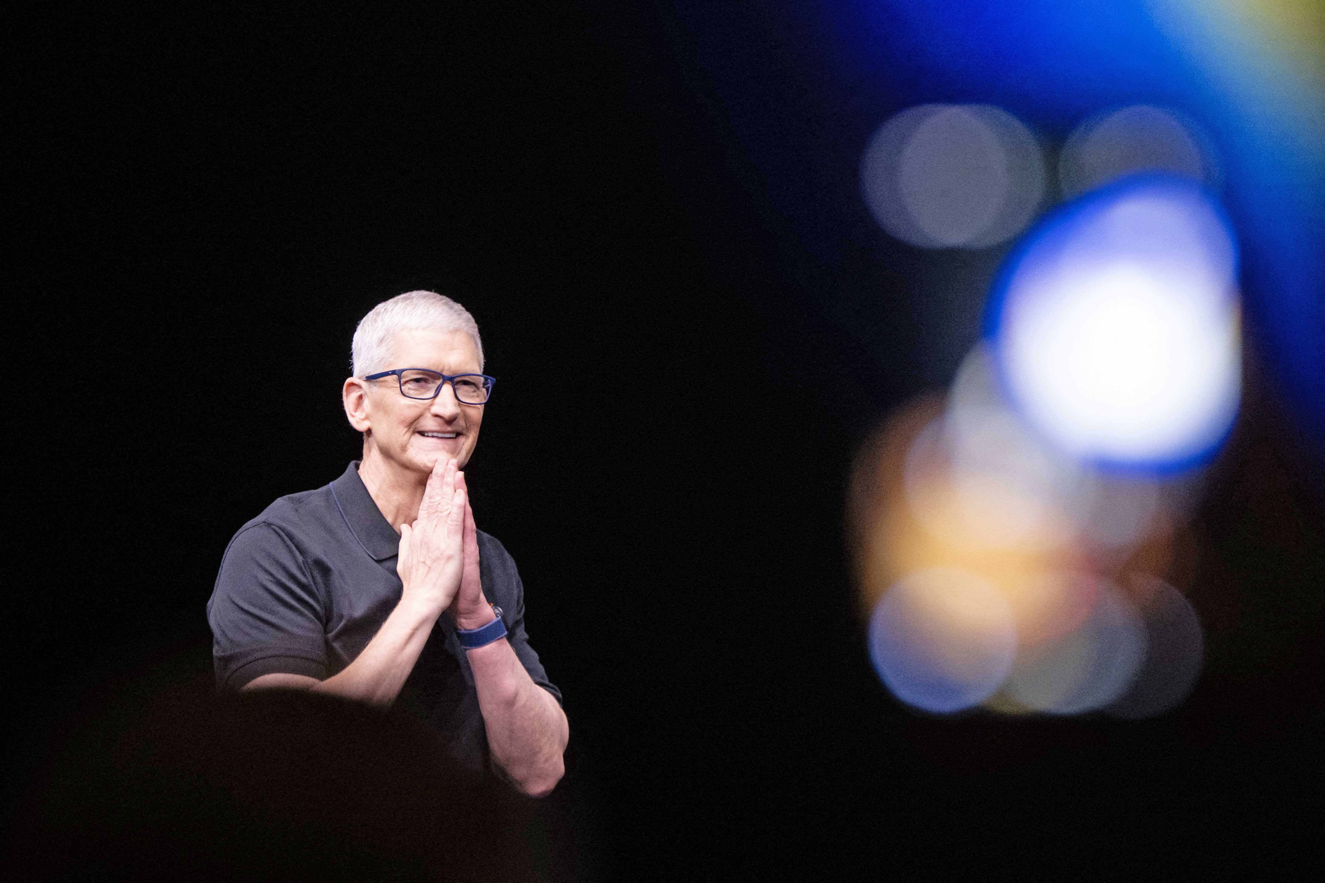 Tim Cook akan Mundur dari Jabatan CEO Apple? — INDONESIA — ERYU PROJECT