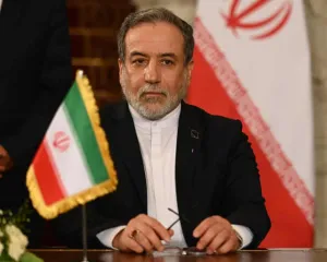 Dalam Ketegangan Tarik Ulur Selat Hormuz, Harapan Muncul Setelah Menlu Iran Abbas Araqchi Dikabarkan Berangkat untuk Negosiasi ke Pakistan