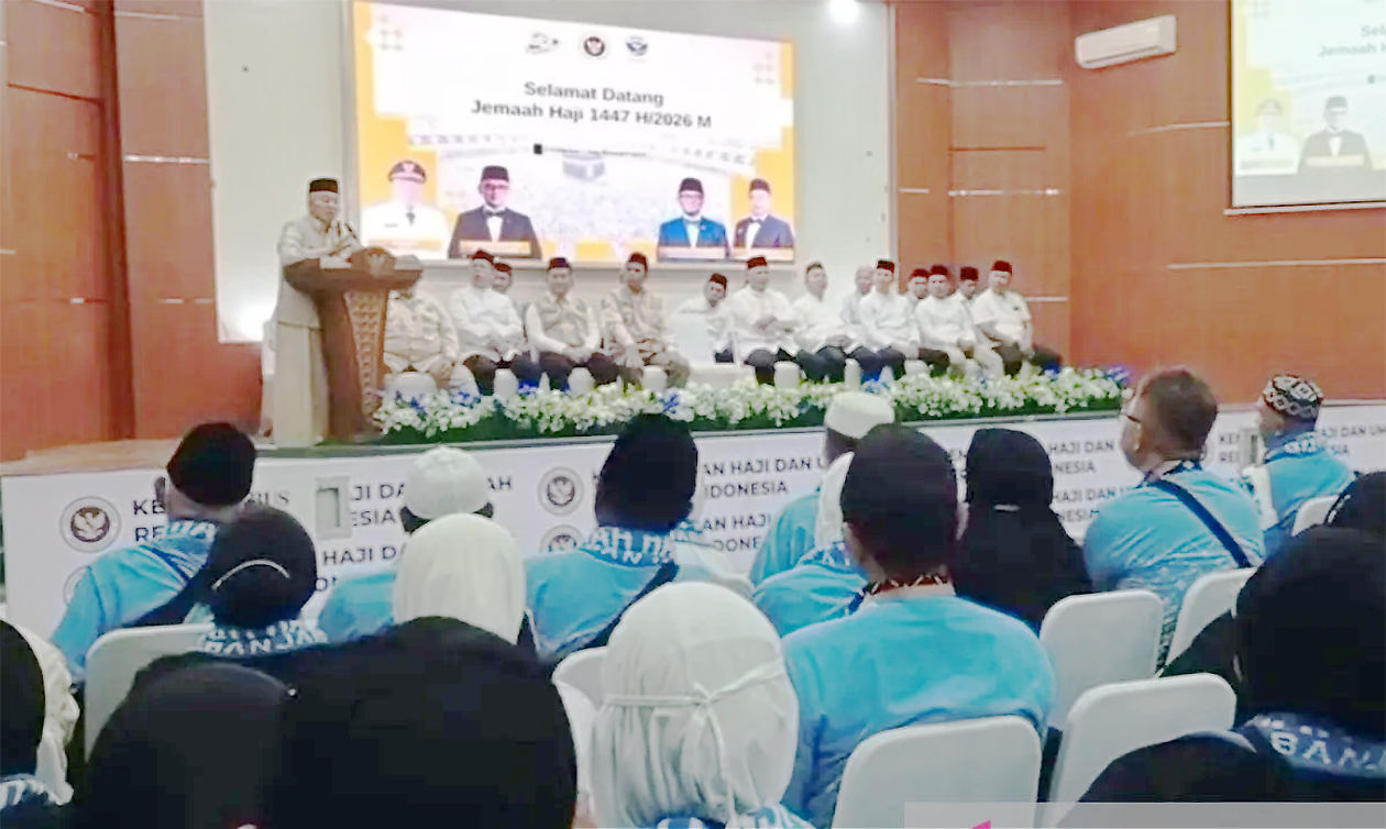 Haji 2026 Dimulai, Gubernur Muhidin Lepas 359 Jamaah Kalsel, Ingatkan Suhu Ekstrem 35 Derajat
