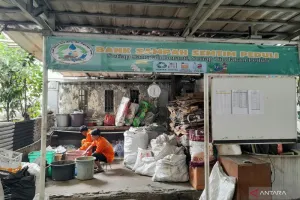 Menteri LH: Sampah Bantargebang 8.000 Ton/Hari, Warga Jakarta Harus Ubah Cara Kelola Sampah
