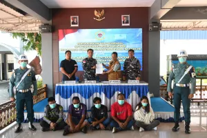 TNI AL dan BAIS TNI Amankan PMI Non Prosedural di Karimun