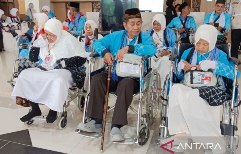 Embarkasi Banjarmasin Berangkatkan Kloter 02 Asal Kabupaten Banjar? — INDONESIA — ERYU PROJECT