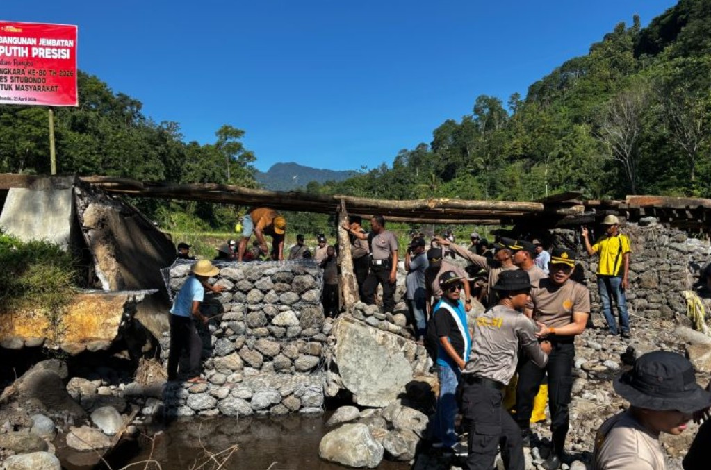 Pembangunan Jembatan Merah Putih Membantu Mobilitas Warga Kawasan Lereng Gunung Argopuro?