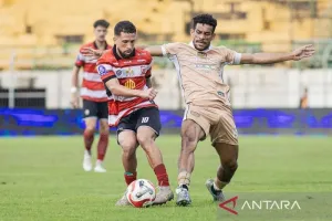 Ricky Kambuaya Bawa Dewa United Kalahkan Madura United 