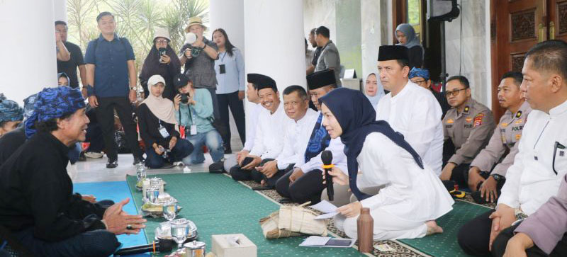 Bupati Ratu Rachmatuzakiyah Ajak Warga Serang Tiru Kearifan Lokal Suku Badui