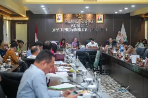 Dilema Pajak Mobil Listrik Jakarta: Potensi Rp1 Triliun Melayang Akibat Aturan Pusat?