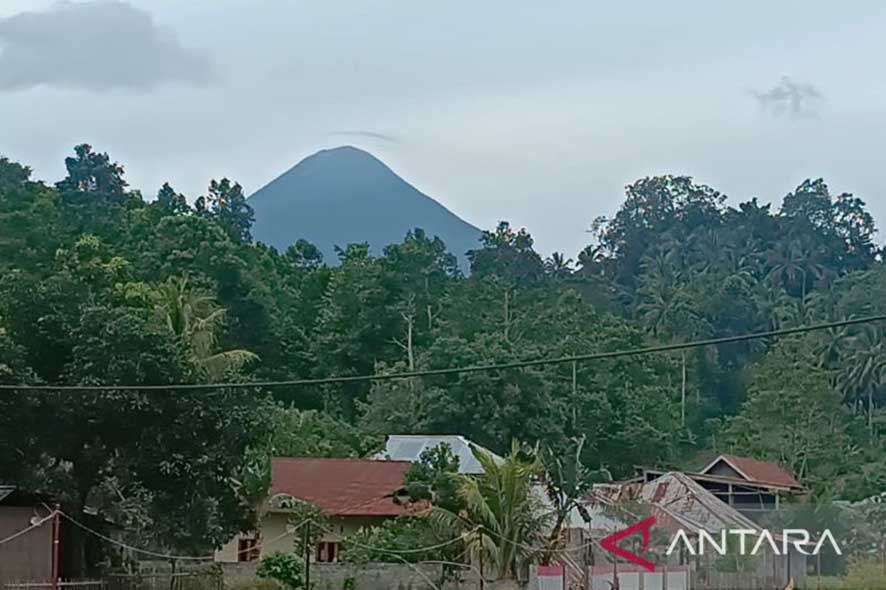 Gempa Tektonik Jauh Mendominasi Kegempaan di Gunung Soputan