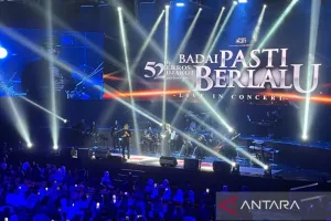Konser Badai Pasti Berlalu Suguhkan Nostalgia Karya Erros Djarot