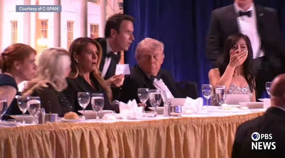 Trump Dievakuasi Saat Terjadi Penembakan di Acara Jamuan Makan Malam 