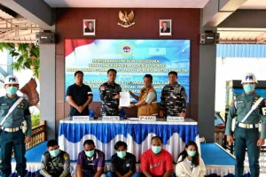 Tim Gabungan TNI Amankan Sejumlah PMI Ilegal Pulang dari Malaysia
