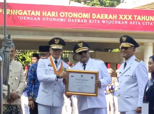 Hari Otonomi Daerah ke-30: Pemprov DKI Jakarta Sabet Piagam Prestasi dari Kemendagri