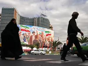 Iran Ajukan Tawaran ke AS: Selat Hormuz Segera Dibuka, Dialog Nuklir Ditunda