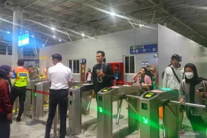 KRL Tertahan di Jatinegara Akibat Kecelakaan Kereta di Bekasi Timur