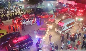 Kepala BP BUMN Dony Oskaria Tinjau Lokasi Kecelakaan Kereta Bekasi Timur Bersama Raffi Ahmad