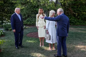 Kunjungan Bersejarah yang Pribadi: Tak Ada Rekaman Diskusi antara Raja Charles dan Trump