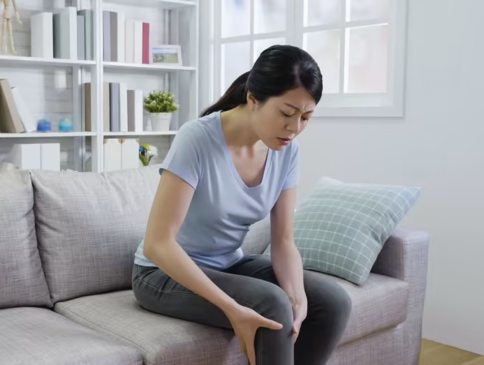 Jangan Anggap Remeh, Ini Risiko Serius Nyeri Lutut yang Perlu Diwaspadai Perempuan 