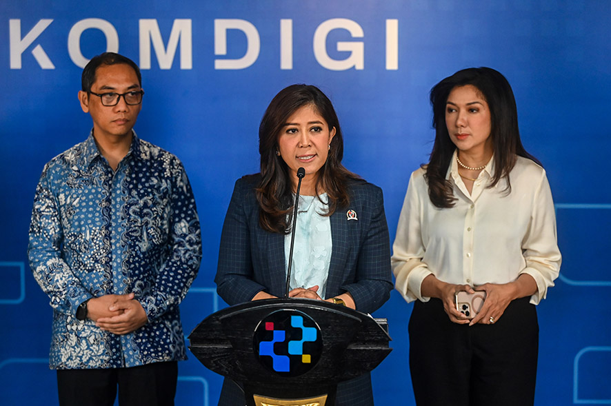 Menkomdigi: TikTok Tutup 1,7 Juta Akun Anak? — INDONESIA — ERYU PROJECT