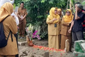 Nurlaela, Guru SD di Jakarta Timur, Jadi Korban Tabrakan Kereta Bekasi Timur