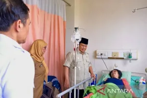 Presiden Prabowo Jenguk Korban Kecelakaan KA di RSUD Bekasi