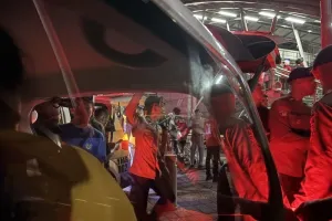 Tabrakan KRL dan KA Jarak Jauh di Bekasi, 3 Tewas 29 Luka, Evakuasi Terkendala Gerbong Terjepit