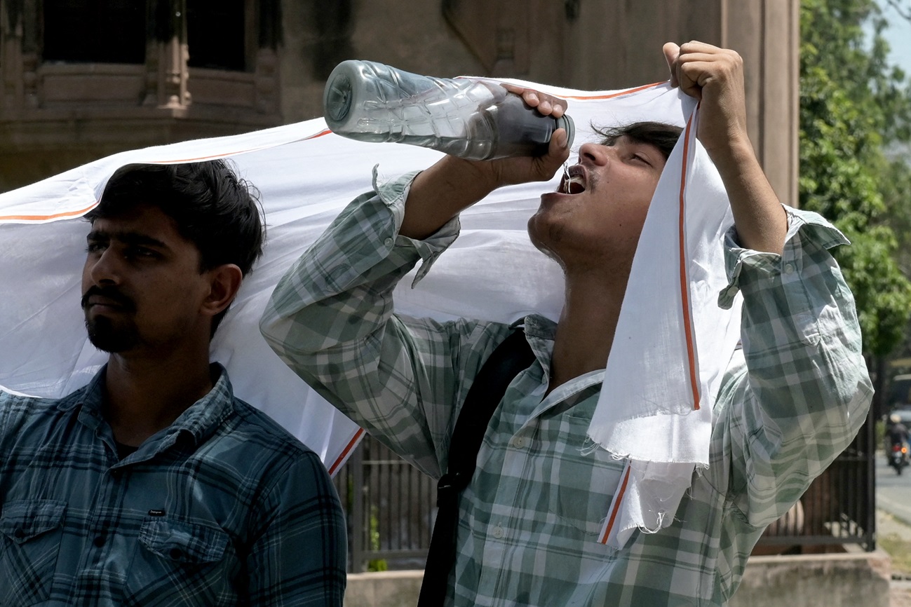 Gelombang Panas Ekstrem Hantam Asia Selatan? — GLOBAL — ERYU PROJECT