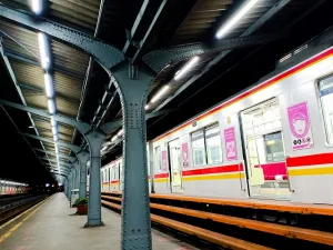 Ini Alasan Mengapa Gerbong Perempuan KRL Ditempatkan di Ujung Rangkaian?