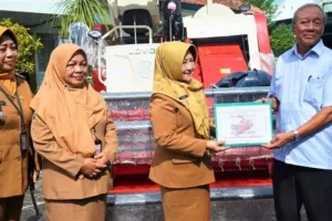 Magetan Salurkan Combine Harvester, Produktivitas Petani Dipacu Lewat Mekanisasi Modern