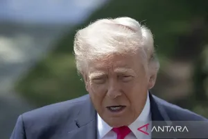 Trump Sebut Iran 'Nyaris Runtuh', Minta Selat Hormuz Segera Dibuka