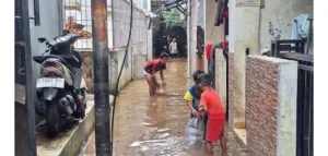 Daftar 11 RT di Jaksel yang Masih Tergenang Banjir, Ketinggian Capai 1,3 Meter!