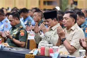 Panglima TNI Dampingi Presiden Berikan Taklimat kepada 1.500 Komandan Satuan TNI di Unhan Bogor