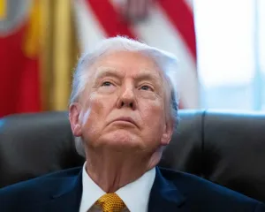 Trump akan Menaikkan Tarif Impor Otomotif dari Uni Eropa menjadi 25%