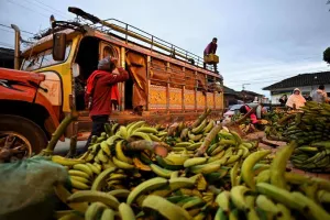 Amerika Selatan Memanas: Ekuador Tetapkan Tarif Impor 100 Persen bagi Kolombia