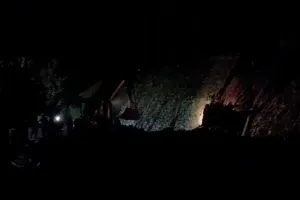 Tim Gabungan Kerahkan Alat Berat Tangani Longsoran di Pangalengan
